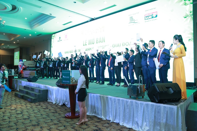 Lễ mở bán lần 2 của Trần Anh Riverside hút khách